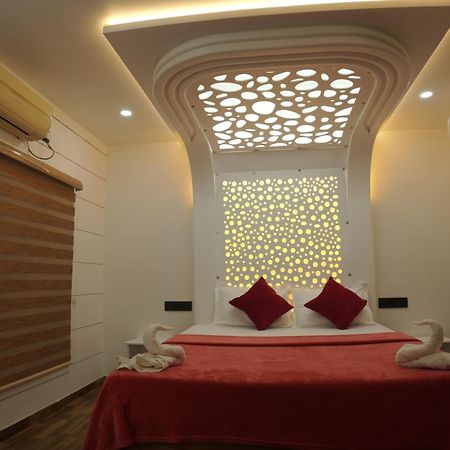 Hotel Vaishnav Tours Alappuzha Exterior foto