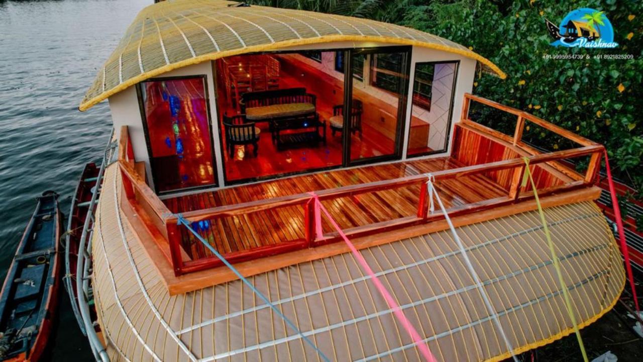 Hotel Vaishnav Tours Alappuzha Exterior foto