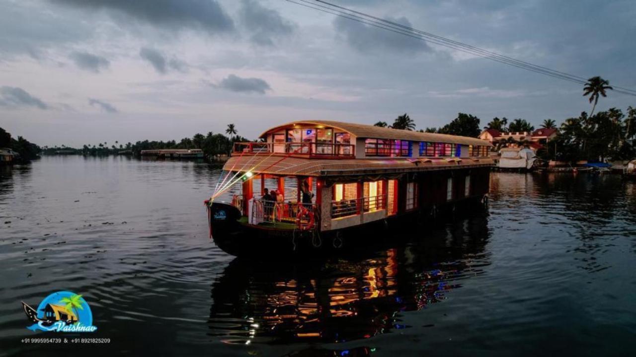 Hotel Vaishnav Tours Alappuzha Exterior foto