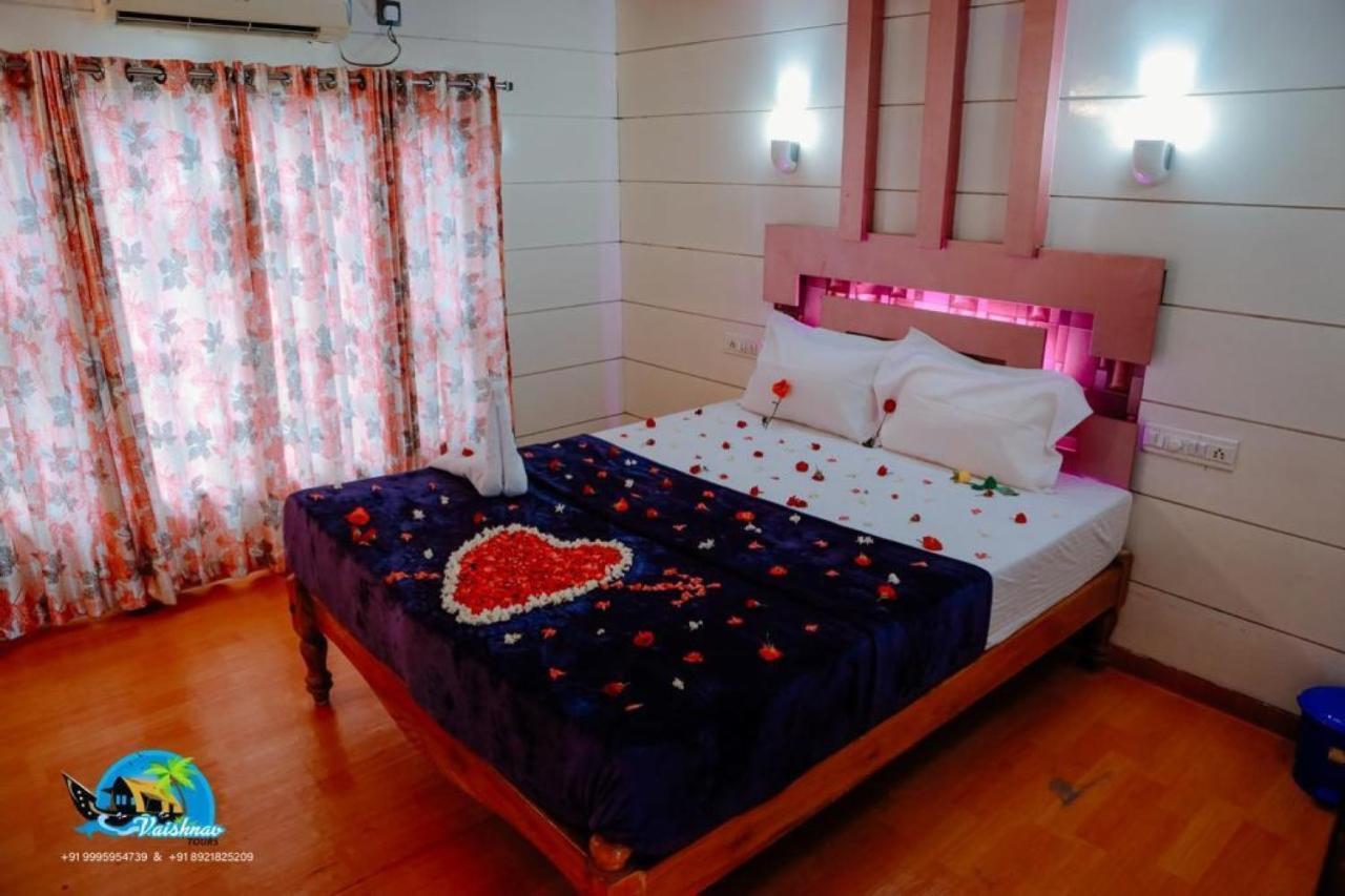 Hotel Vaishnav Tours Alappuzha Exterior foto