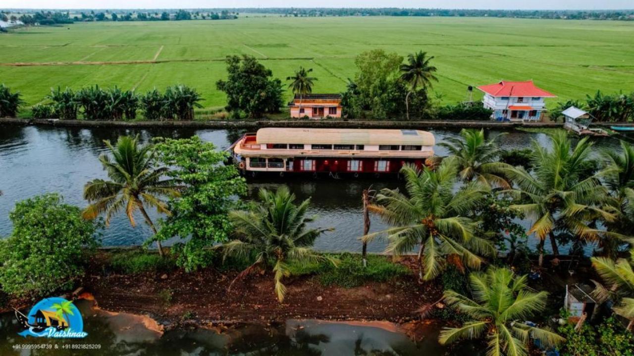 Hotel Vaishnav Tours Alappuzha Exterior foto