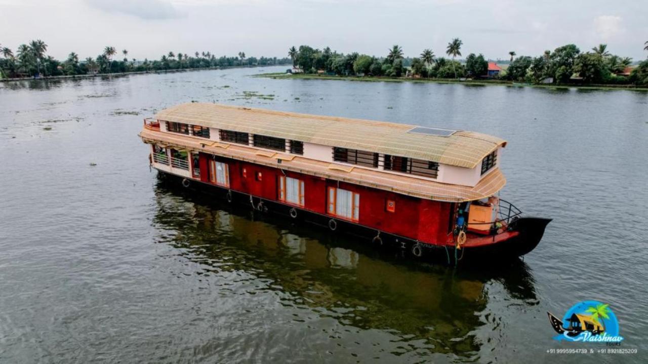 Hotel Vaishnav Tours Alappuzha Exterior foto