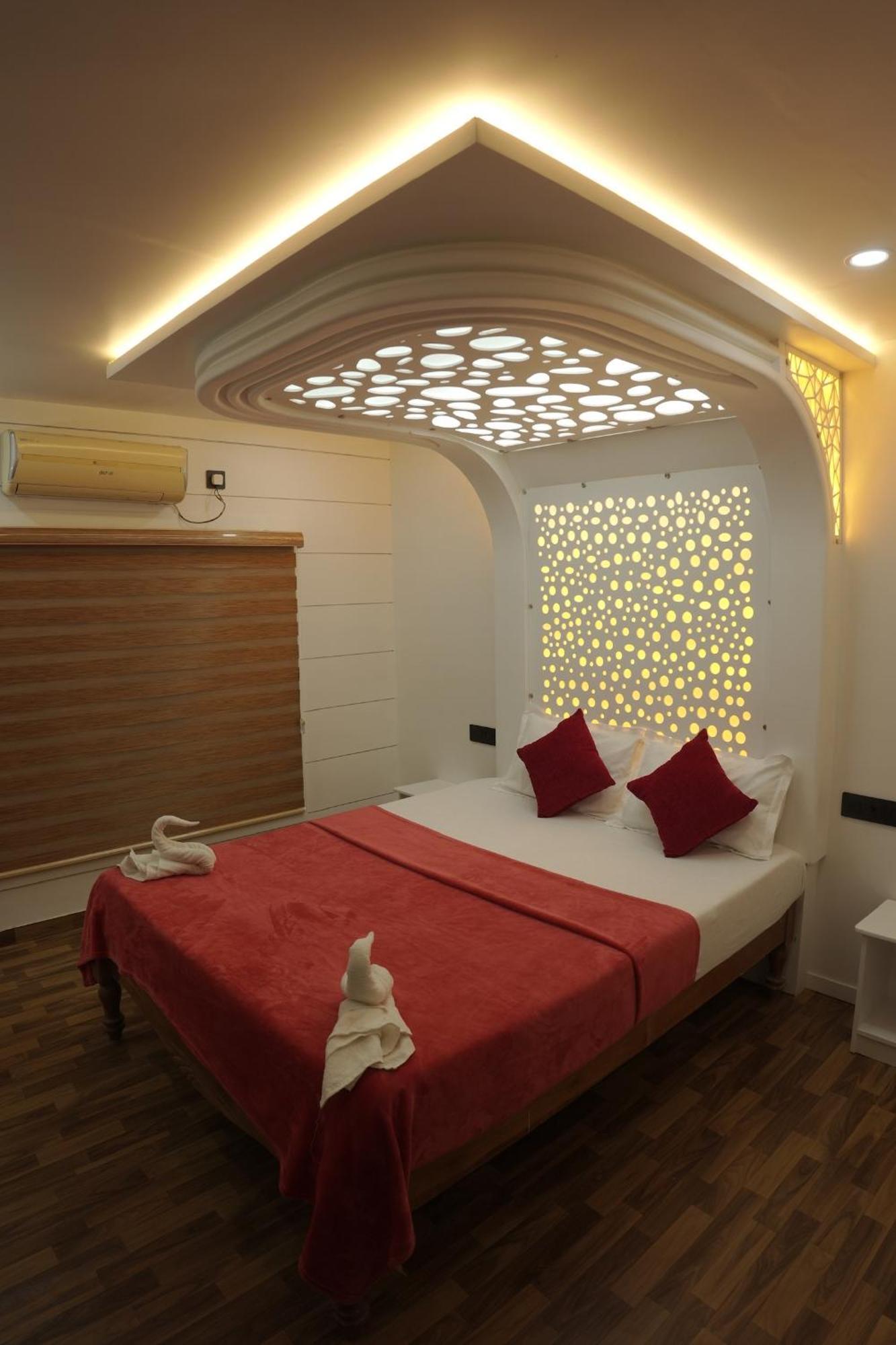 Hotel Vaishnav Tours Alappuzha Exterior foto