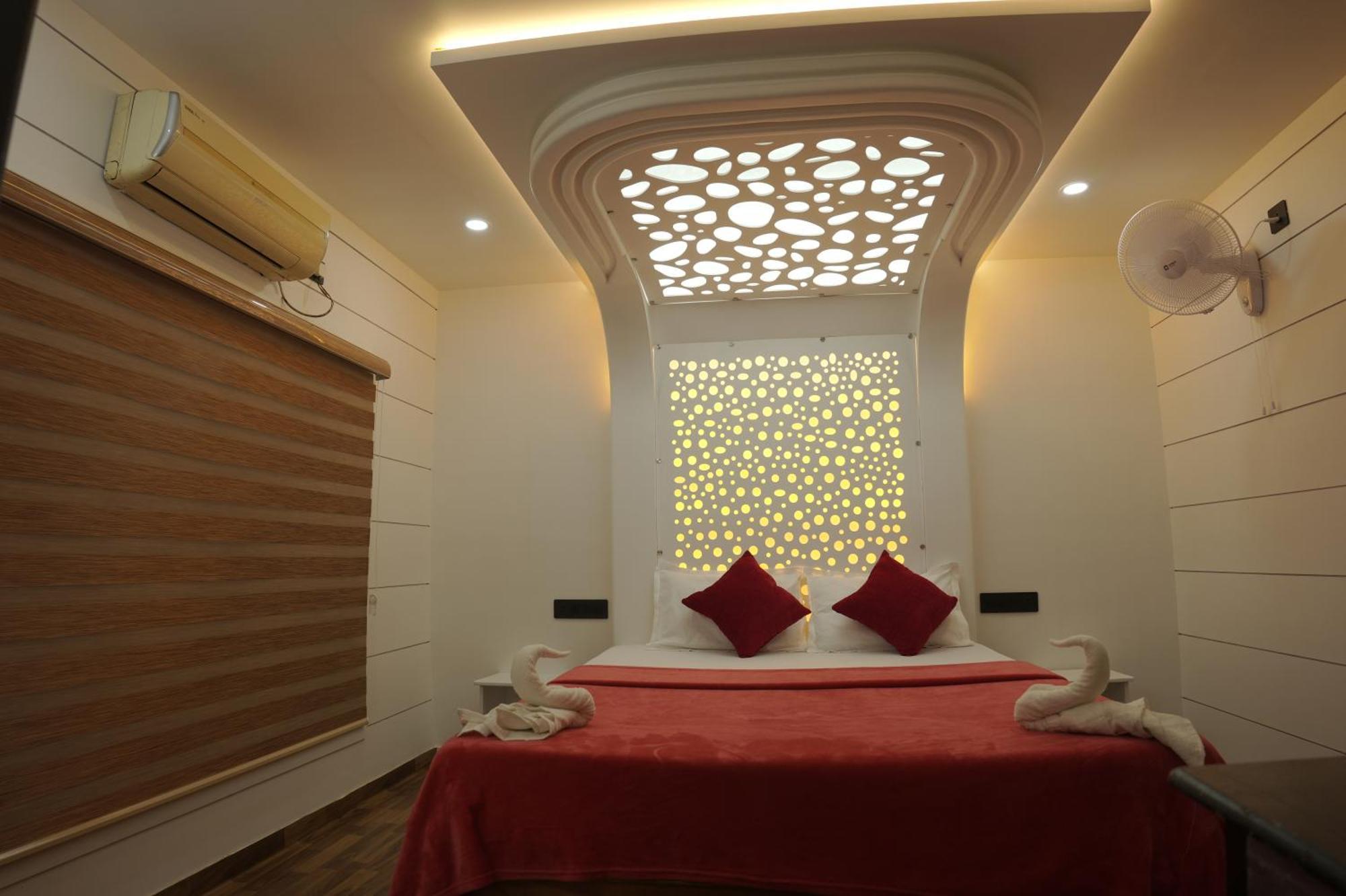 Hotel Vaishnav Tours Alappuzha Exterior foto