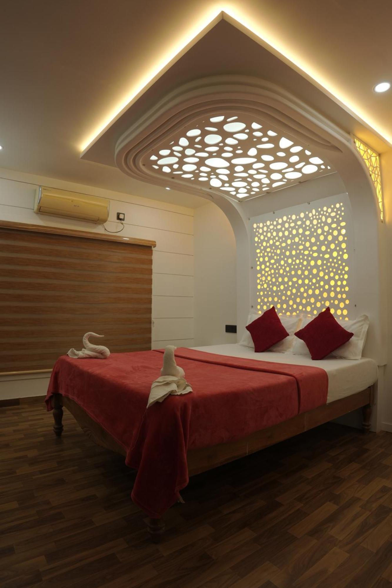 Hotel Vaishnav Tours Alappuzha Exterior foto