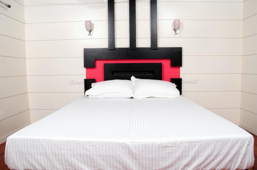 Hotel Vaishnav Tours Alappuzha Zimmer foto