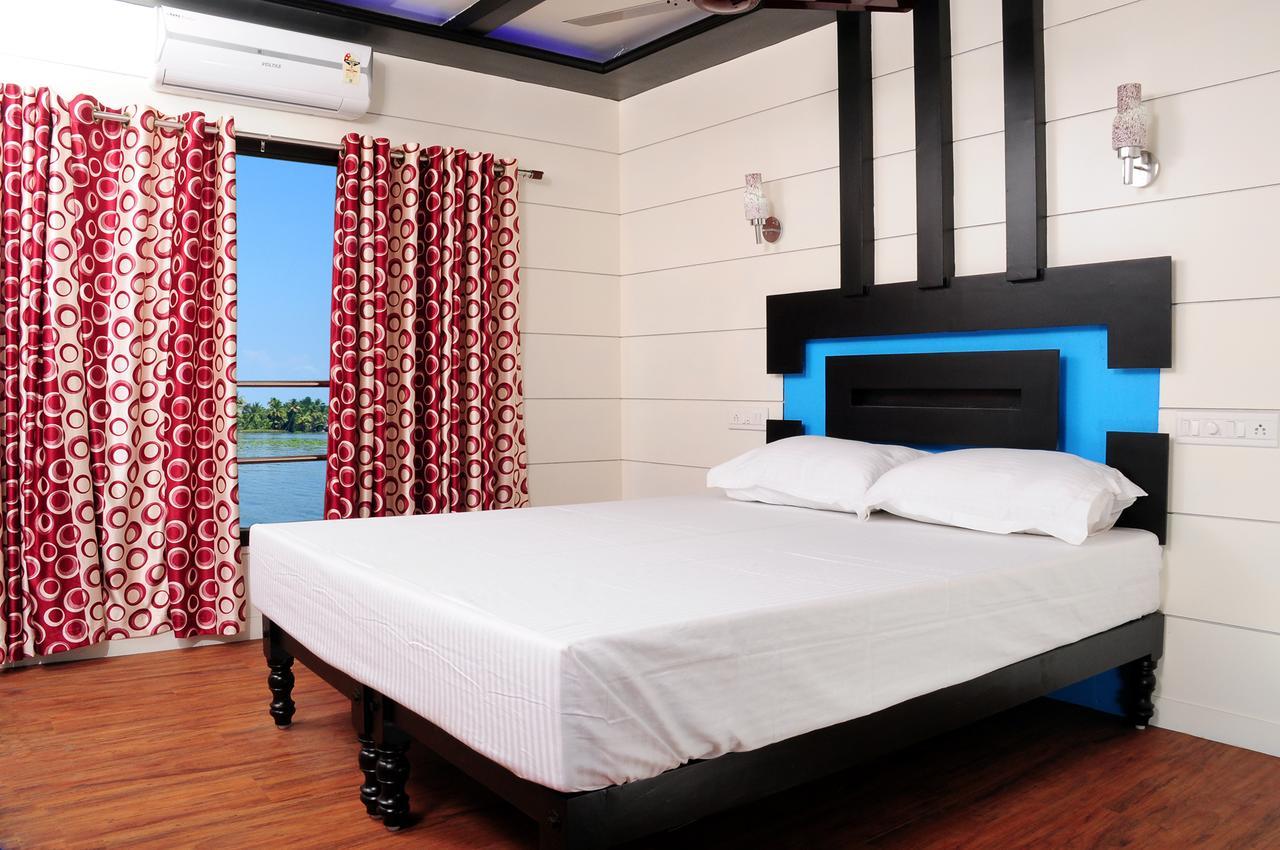 Hotel Vaishnav Tours Alappuzha Exterior foto
