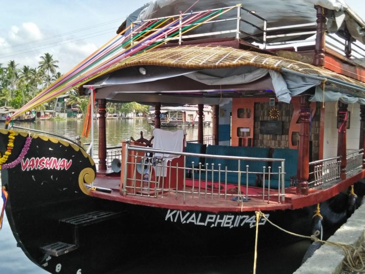 Hotel Vaishnav Tours Alappuzha Exterior foto